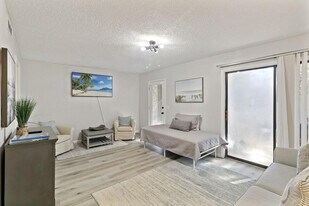 400 William Hilton Pkwy in Hilton Head Island, SC - Building Photo