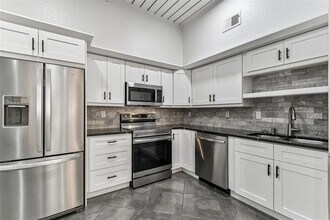 2421 W Horatio St in Tampa, FL - Building Photo - Building Photo