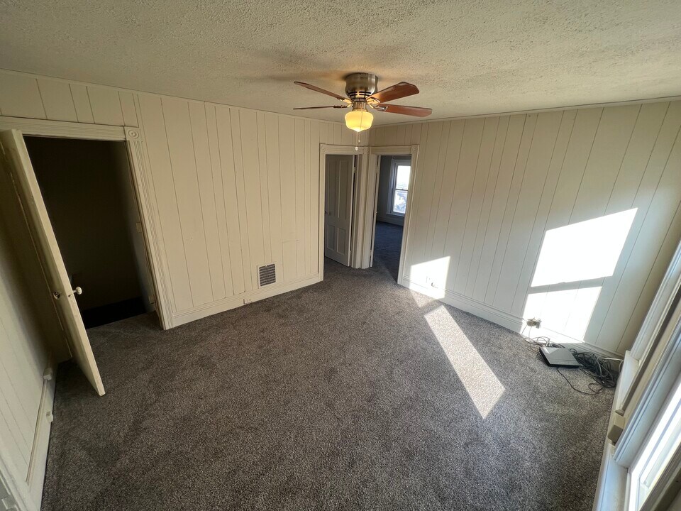 5 Maple St, Unit Upper in Batavia, NY - Building Photo
