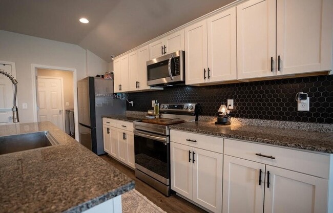 16430 Natchez Dr in Moundville, AL - Building Photo - Building Photo