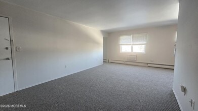 39 Manchester Ct in Freehold, NJ - Building Photo - Building Photo