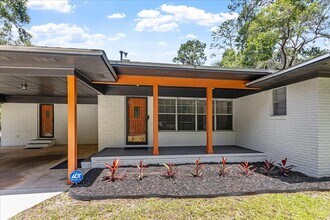 2425 Bruce Ln in Tallahassee, FL - Building Photo - Building Photo