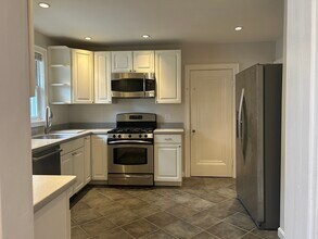 4 Harvard Rd in Belmont, MA - Building Photo - Building Photo