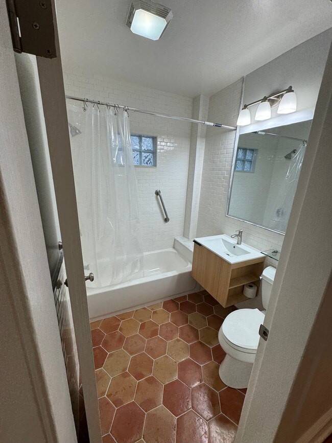 14 Osborne Ave, Unit 1st Floor in Norwalk, CT - Building Photo - Building Photo