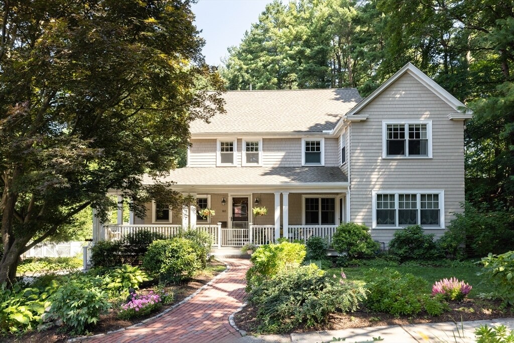 160 Allen Ave in Newton, MA - Building Photo