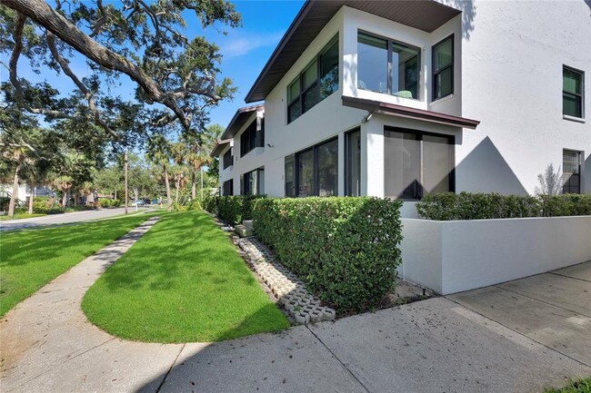 413 S Bayshore Blvd in Safety Harbor, FL - Building Photo - Building Photo