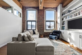 320 W 2nd St in Boston, MA - Building Photo - Building Photo