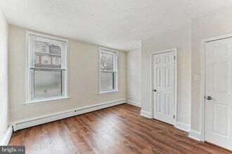 230 S Walnut St in West Chester, PA - Foto de edificio - Building Photo