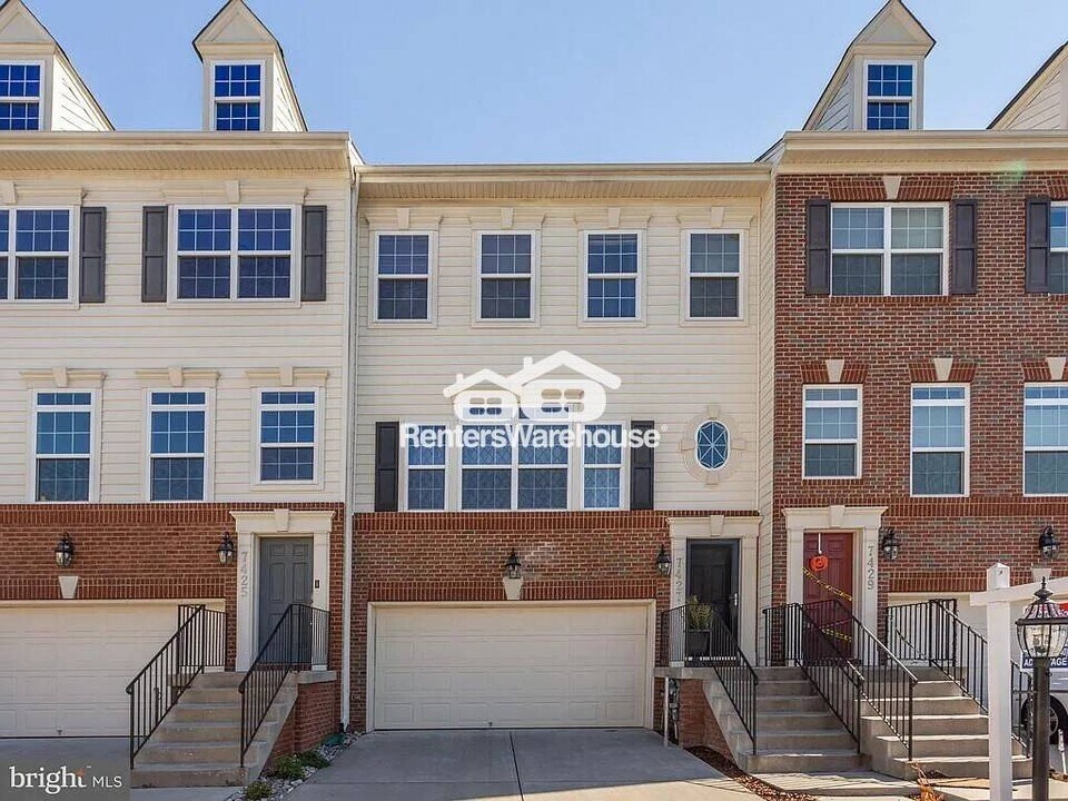 7427 Macon Dr in Glen Burnie, MD - Foto de edificio