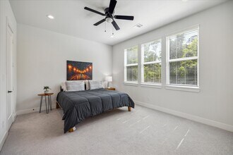 5723 White Magnolia St. in Houston, TX - Building Photo - Building Photo