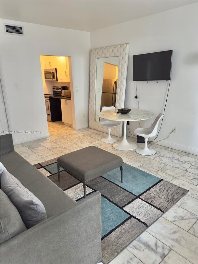 922 Jefferson Ave in Miami Beach, FL - Building Photo - Building Photo