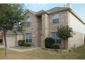 2917 Hollow Valley Dr in Fort Worth, TX - Building Photo