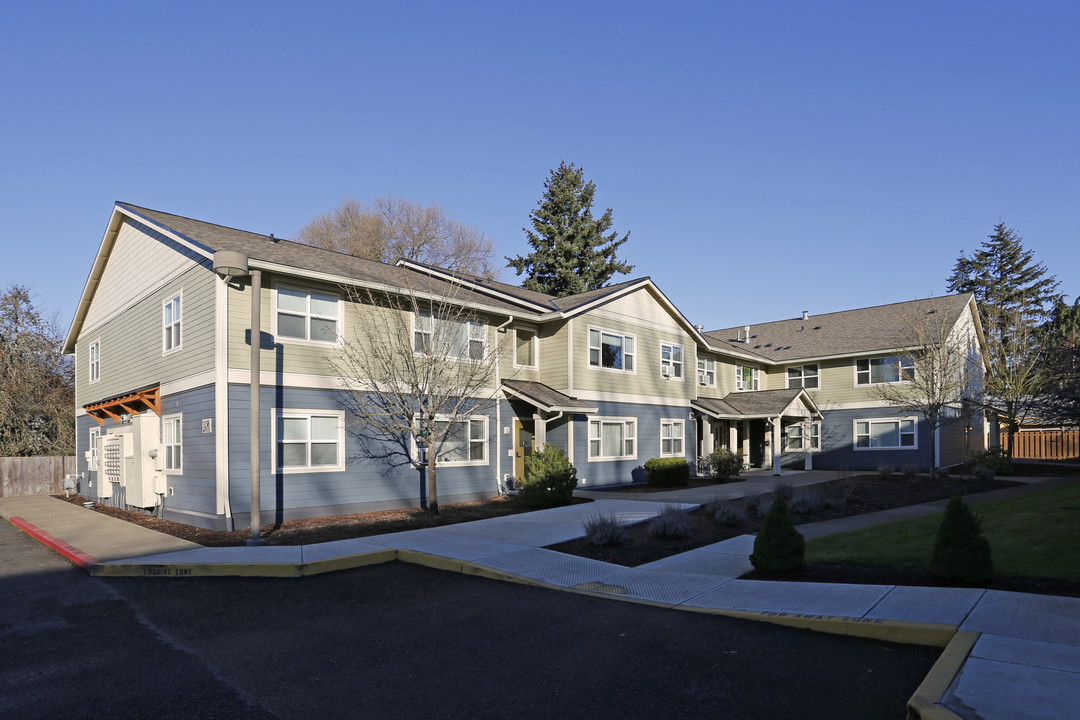 Maples 2 in Hillsboro, OR - Building Photo