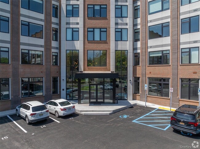 15 Washington Ave in Suffern, NY - Building Photo - Building Photo