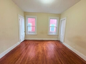 41 Hotchkiss St, Unit 1 in New Haven, CT - Foto de edificio - Building Photo