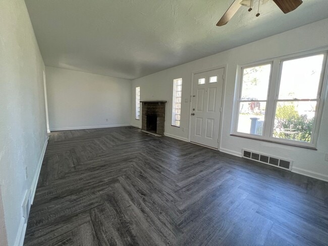 5961 Murdock Ave in Bethel Park, PA - Building Photo - Building Photo