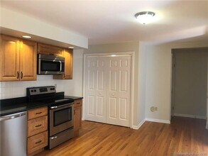 21 Simpaug Turnpike in Redding, CT - Building Photo - Building Photo