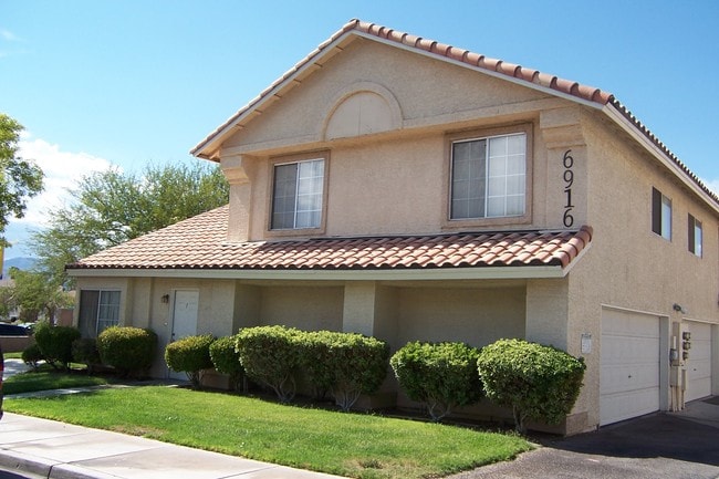 Rainbow Gardens in Las Vegas, NV - Foto de edificio - Primary Photo