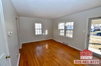 2618 57th St in Des Moines, IA - Foto de edificio - Building Photo