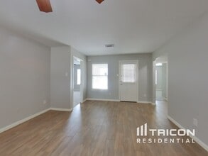 5029 Hauna Ln in Dickinson, TX - Building Photo - Building Photo