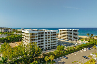 Palm Beach Stratford in Palm Beach, FL - Building Photo - Building Photo