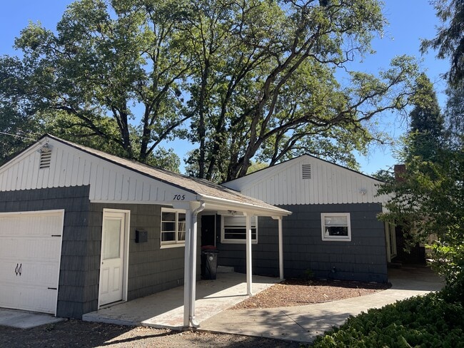 property at 705 S Oakdale Ave