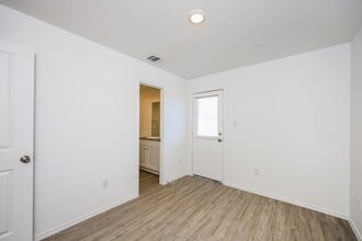 8002 Serro Medina in San Antonio, TX - Building Photo - Building Photo