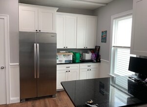 38 Crescent Ave, Unit 3 in Boston, MA - Building Photo - Building Photo