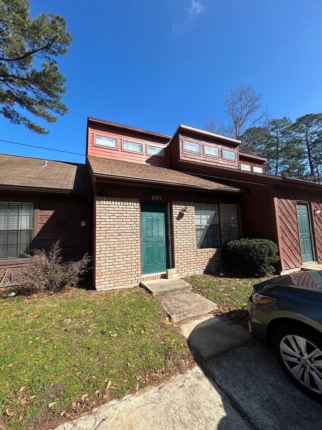 2323 Hartsfield Way in Tallahassee, FL - Building Photo - Building Photo