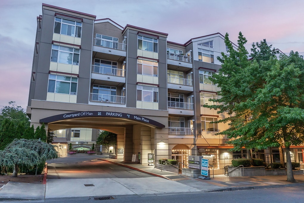 Courtyard Off Main in Bellevue, WA - Foto de edificio