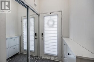 95 Caspian Sq in Bowmanville, ON - Building Photo - Building Photo