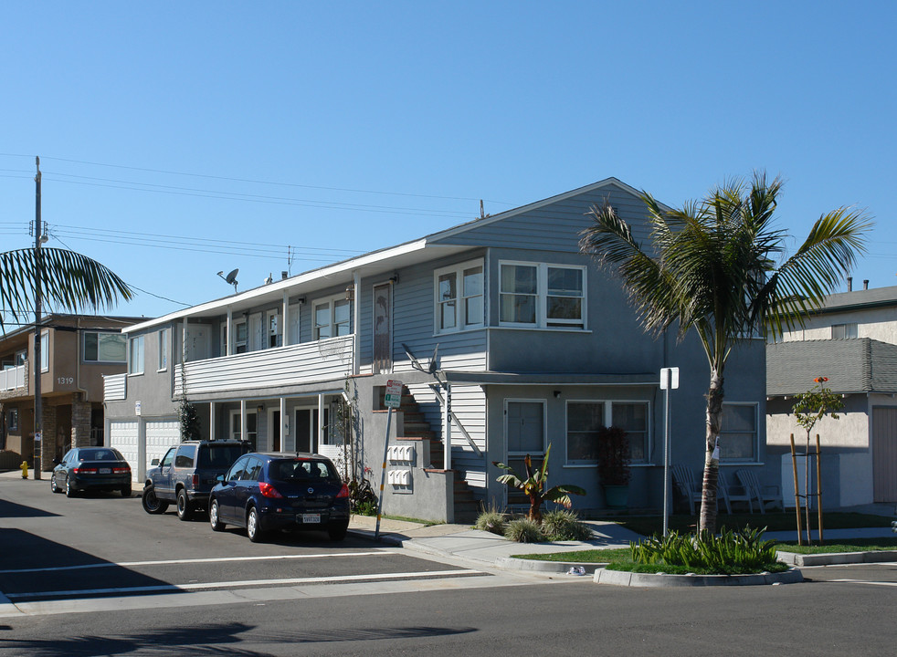 1320 Ocean Ave in Seal Beach, CA - Building Photo