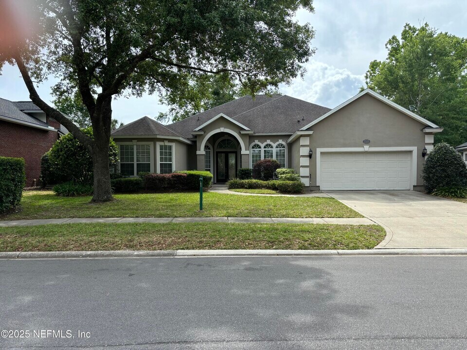 7928 Hampton Park Blvd E in Jacksonville, FL - Building Photo