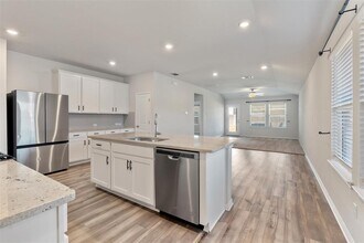 504 Longmount Cv in Liberty Hill, TX - Building Photo - Building Photo