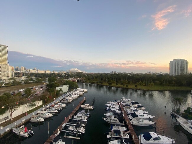 1700 NW N River Dr in Miami, FL - Building Photo - Building Photo