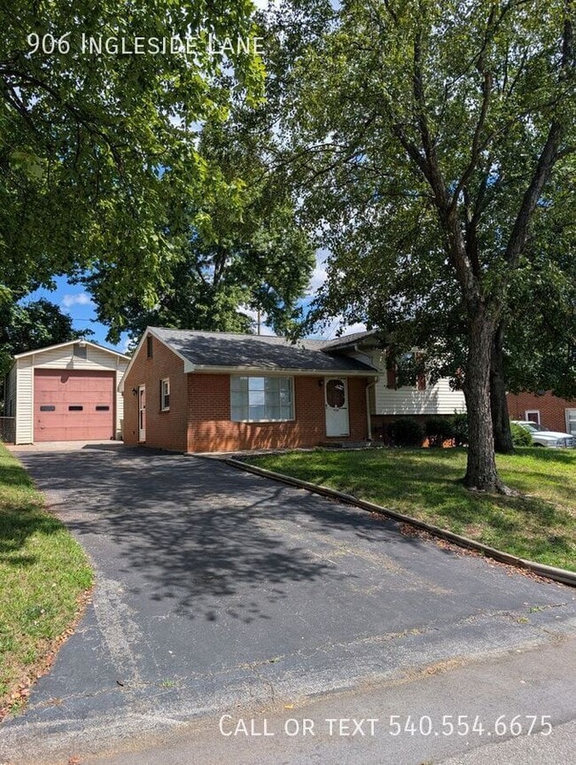property at 906 Ingleside Ln
