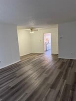 7921 Cliffbrook Dr in Dallas, TX - Building Photo