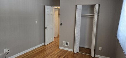 7010 Town Ln in Dearborn Heights, MI - Building Photo - Building Photo