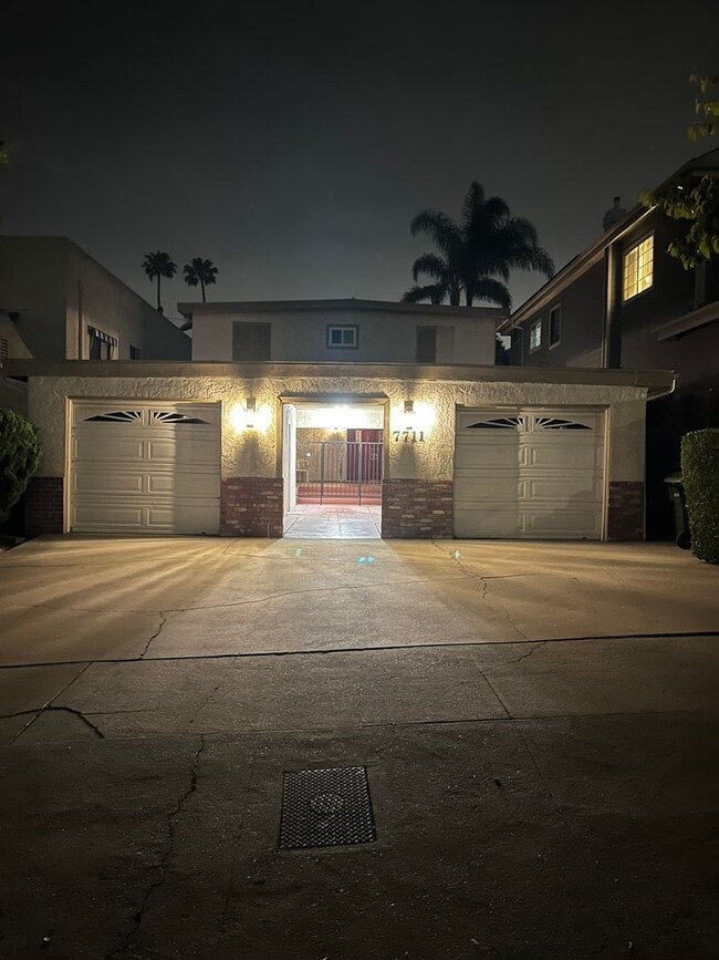 7711 W 82nd St in Los Angeles, CA - Building Photo - Building Photo
