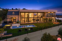 2135 Hercules Dr in Los Angeles, CA - Foto de edificio - Building Photo