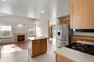 1393 Kathleen Dr in Oak Harbor, WA - Building Photo - Building Photo
