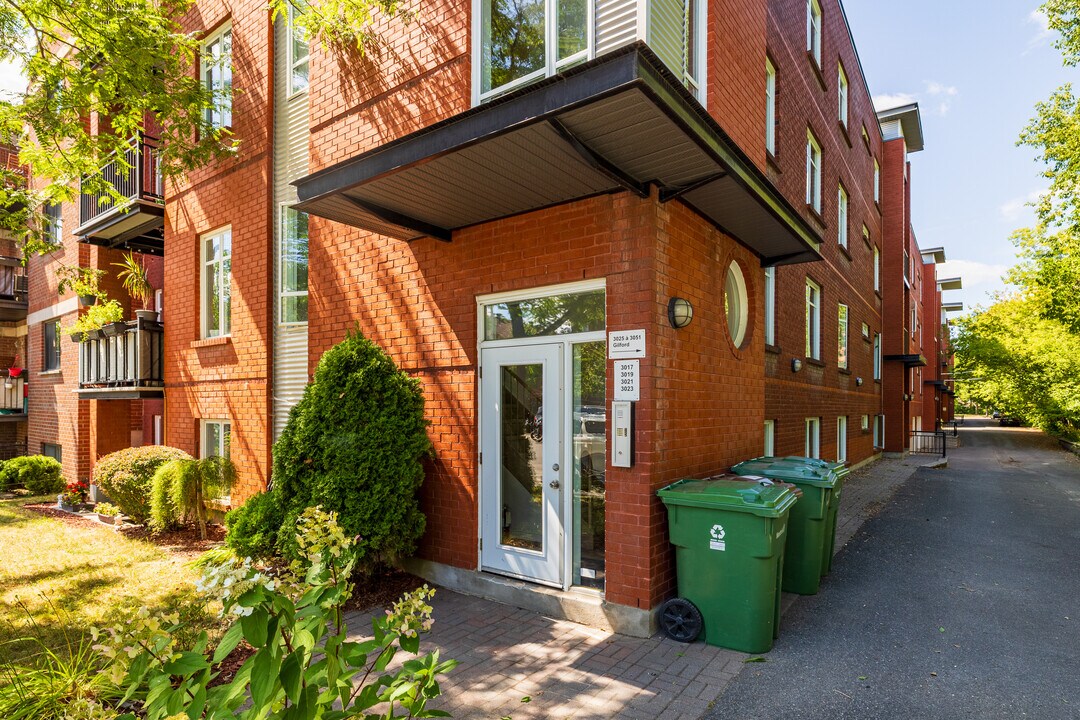 3017-3023 Rue Gilford in Montréal, QC - Building Photo
