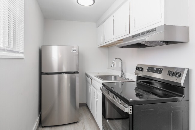 Pine Tree in Liverpool, NY - Building Photo - Interior Photo