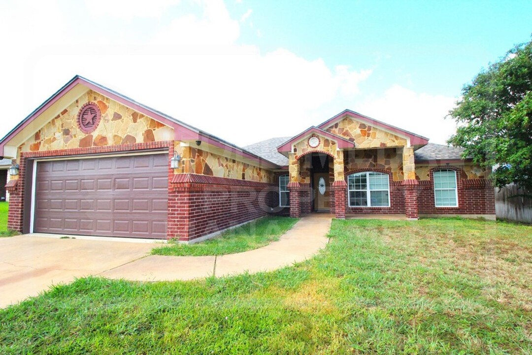 3810 Salt Fork Dr in Killeen, TX - Building Photo