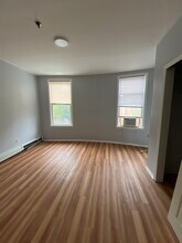 93 Franklin St, Unit 2R in Jersey City, NJ - Foto de edificio - Building Photo