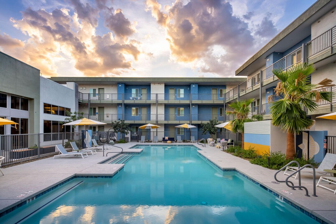 Sunset View in Goodyear, AZ - Building Photo