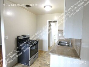 9354 Greenwell St in Bellflower, CA - Building Photo - Building Photo