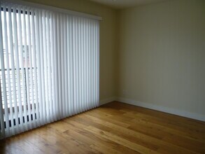 555 Ellington Ave, Unit #555 ELLINGTON in San Francisco, CA - Building Photo - Building Photo