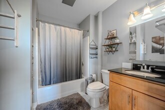 52 Lawrence Dr in Lowell, MA - Building Photo - Building Photo