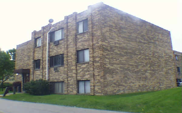 505 Dogwood Ln in Mount Prospect, IL - Foto de edificio
